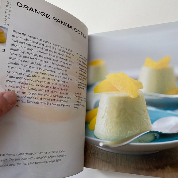 😋3 for $20 All Cookbooks😋The Goden Book of Desserts - Picture 5 of 6